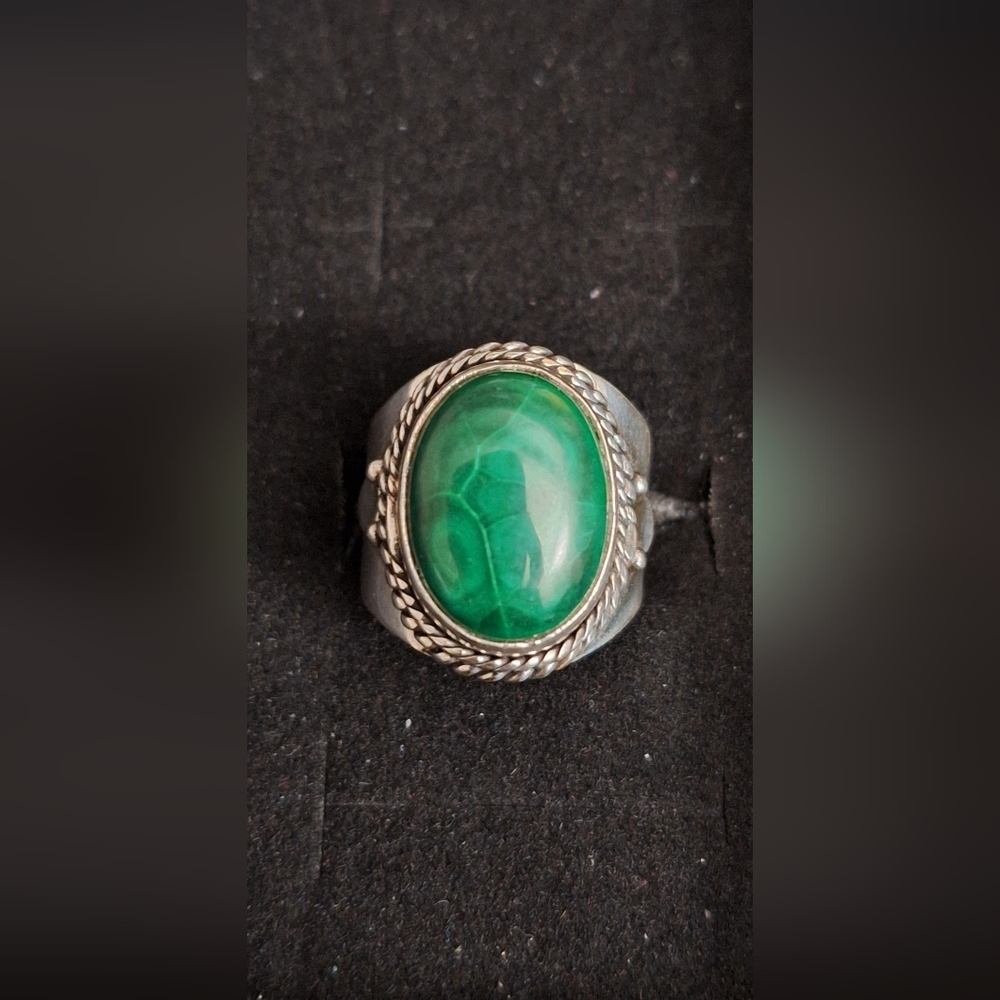 Malachite Natural Gemstone Ring Set in Silver Size 6.25